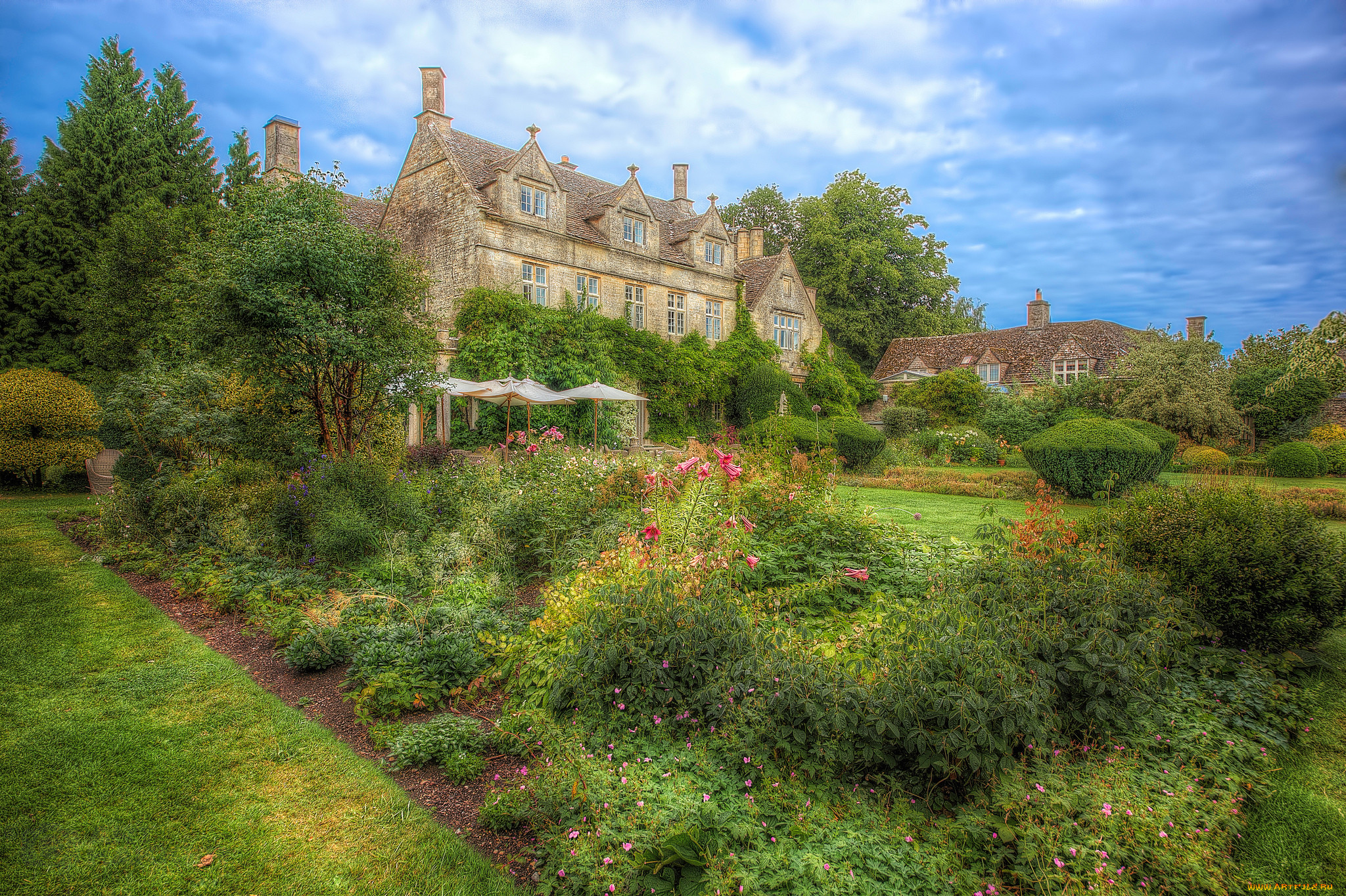 Обои English Country Garden in the Cotswolds Города - Здания, дома, обои  для рабочего стола, фотографии english country garden in the cotswolds,  города, - здания, дома, особняк, англия, парк Обои для рабочего